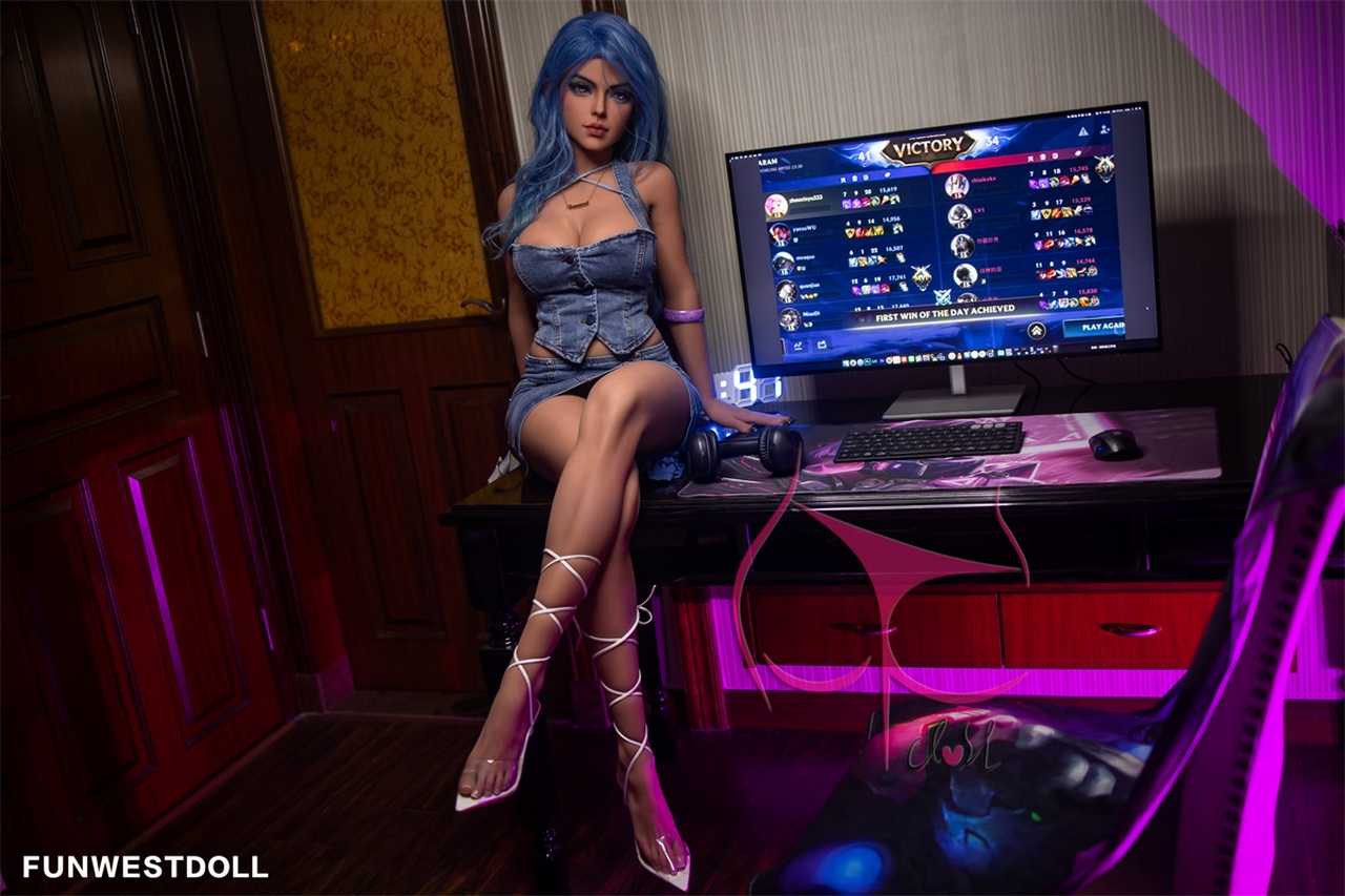 Funwest Love Doll Haylee: 155cm Blue-Haired Anime Seductress Any Love Doll Funwest